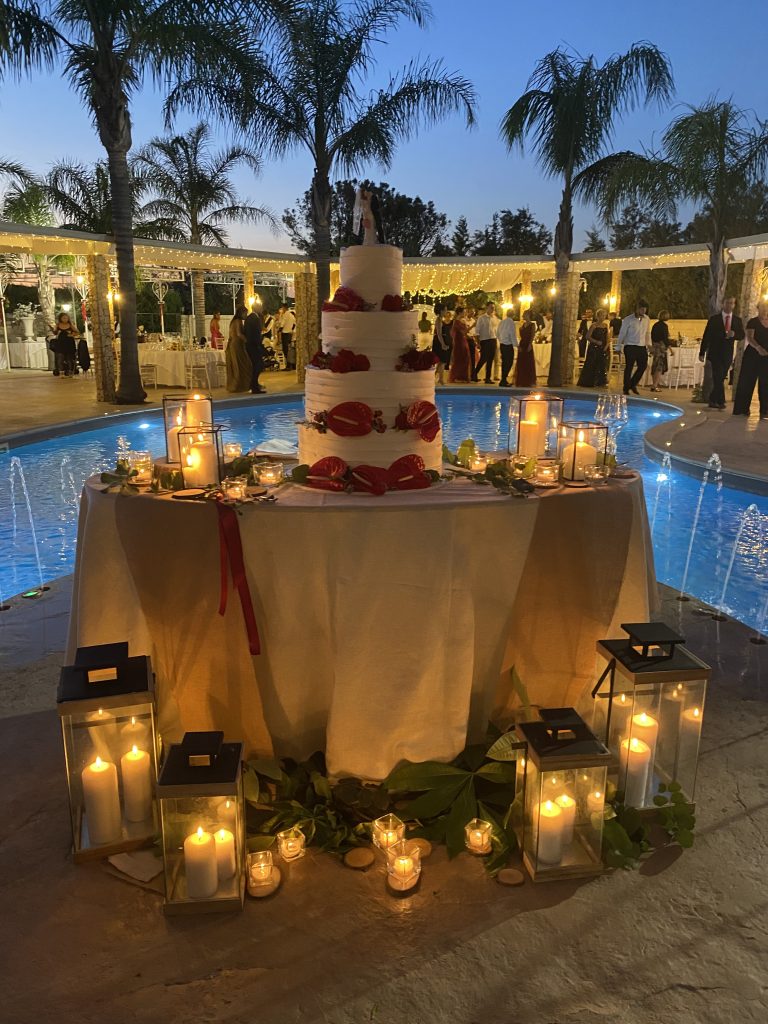 taglio torta matrimonio tema medievale